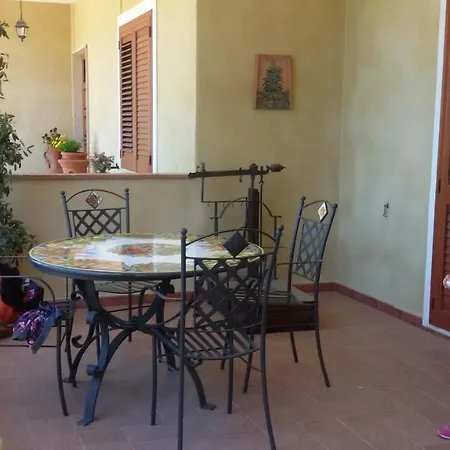 Le Di Nonna Mara Montescudaio